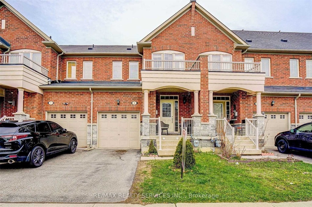 9 Pendulum Circle, Brampton