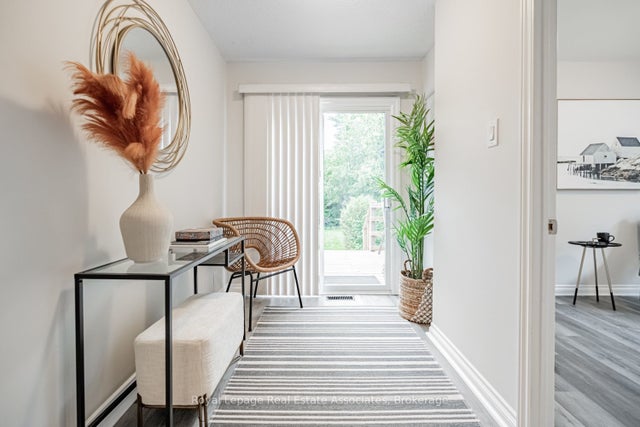 1094 Eastmount Avenue, Mississauga