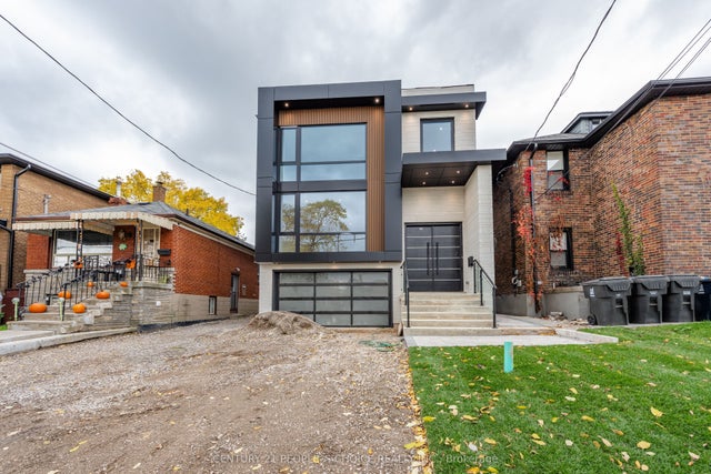 90 Twelfth Street, Toronto W06