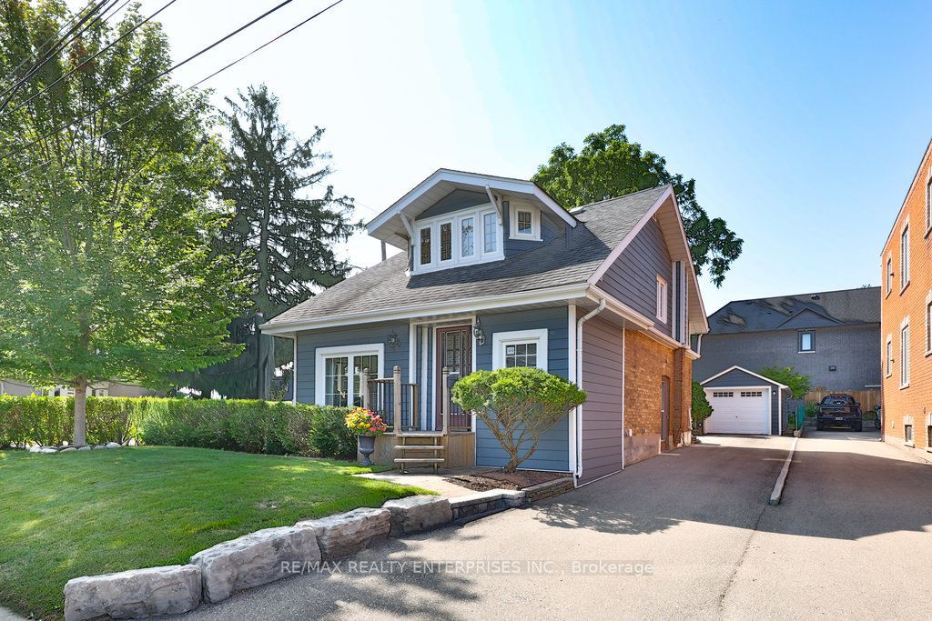 44 Mississauga Road N, Mississauga