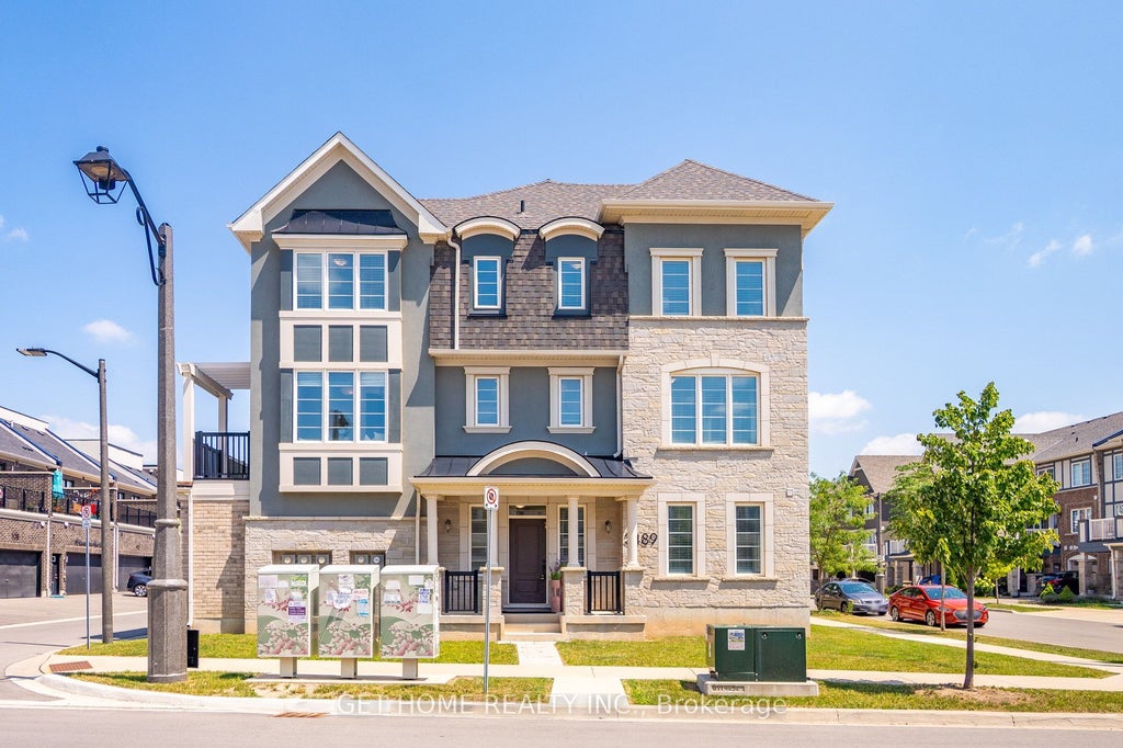 3489 Vernon Powell Drive, Oakville