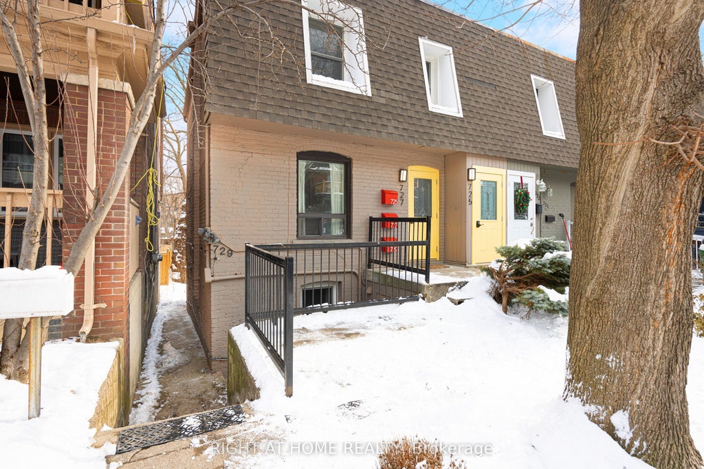 729 Indian Road, Toronto W02