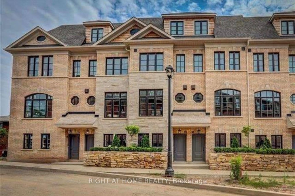 290 Royalton Common 70, Oakville
