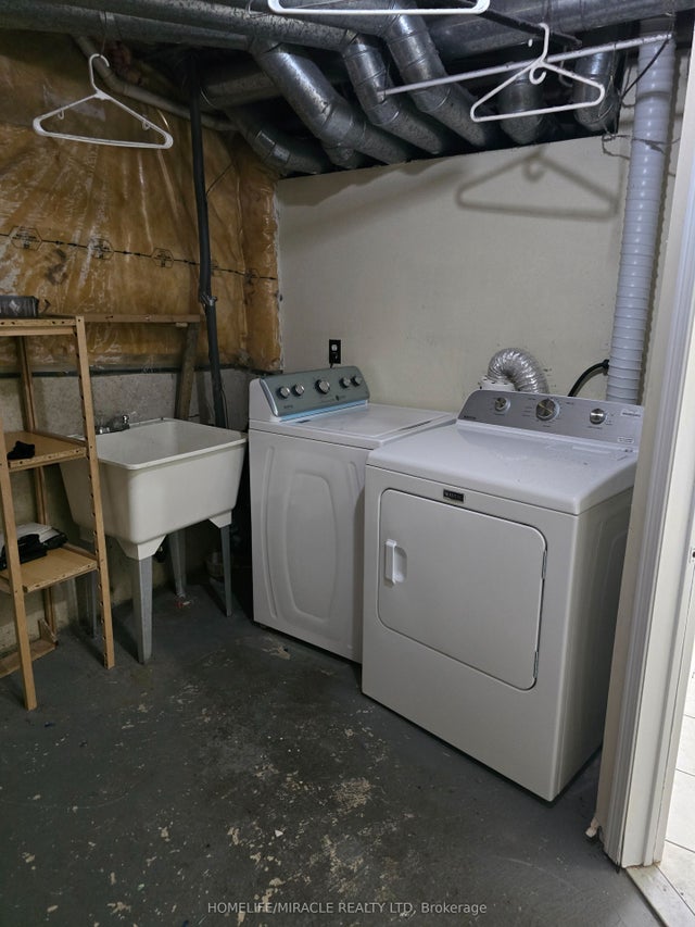 1128 Swinbourne Drive Bsmt, Mississauga