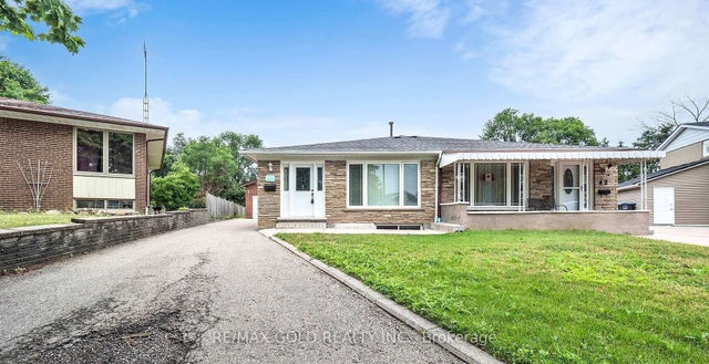 44 Chatsworth Drive, Brampton