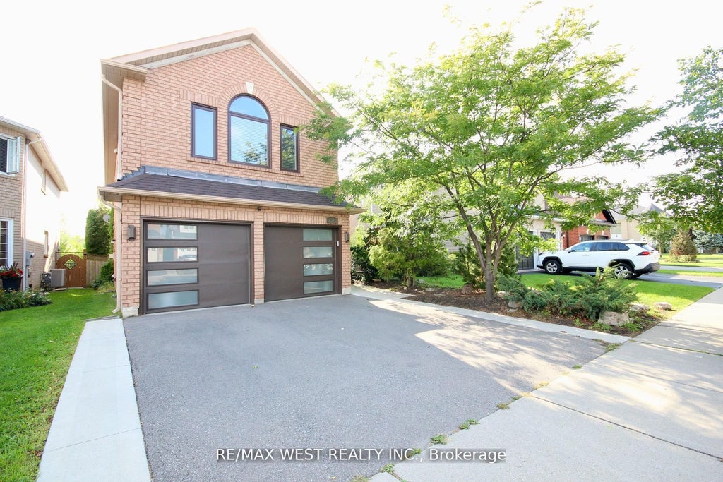 7374 Black Walnut Trail, Mississauga