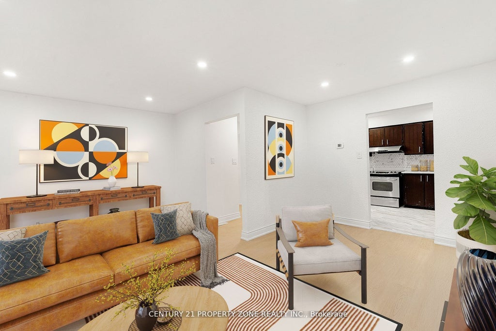 96 Centre Street N, Brampton