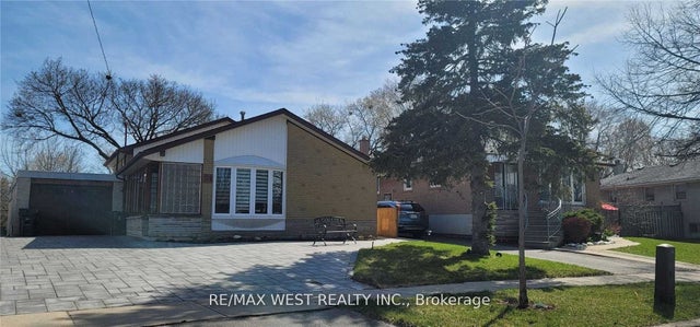 51 Monterrey Drive Upper, Toronto W10