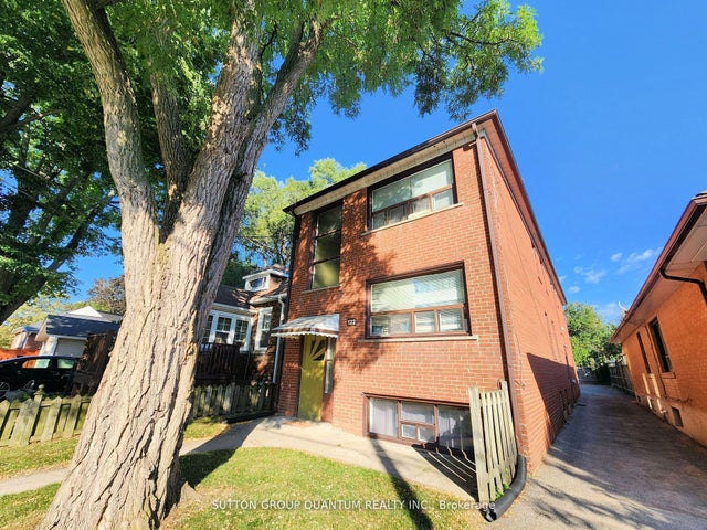 122 Newcastle Street 2 (rear Main), Toronto W06