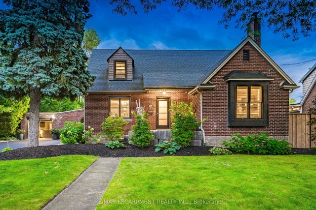 1390 Halifax Place, Burlington