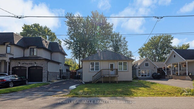 112 Troy Street, Mississauga