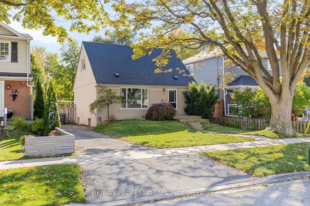 19 Mitcham Drive, Toronto W06