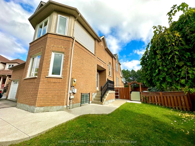 41 Woodstream Avenue E, Brampton