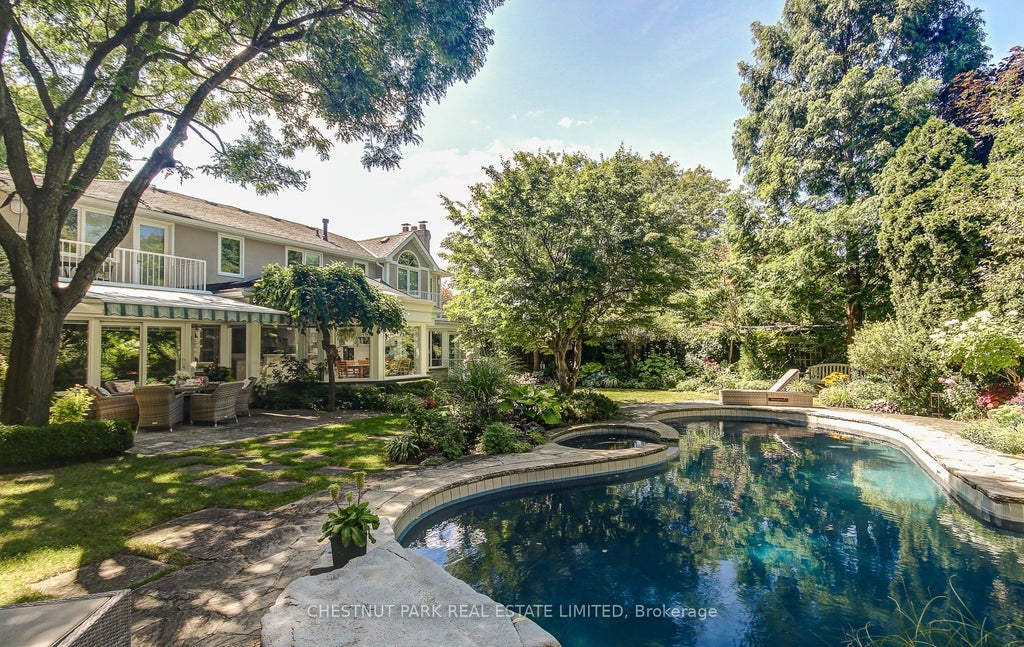 4 Cheltenham Court, Brampton