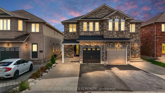 1316 Mowat Lane, Milton