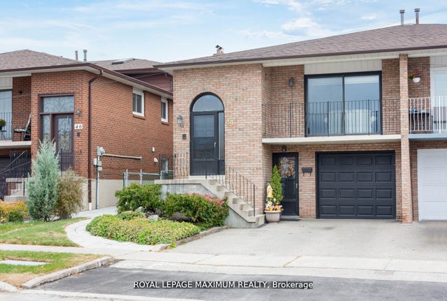 44 Flagstick Court, Toronto W05
