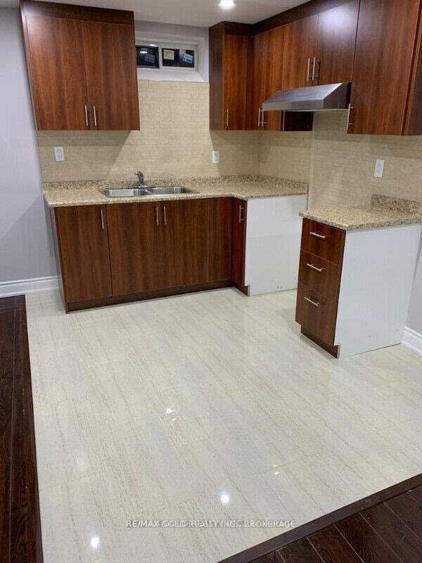 890 Maquire Terrace Bsmnt, Milton