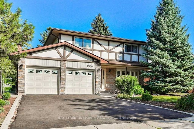 1330 Grand Boulevard, Oakville