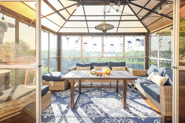 18 Peregrine Grove, Brampton