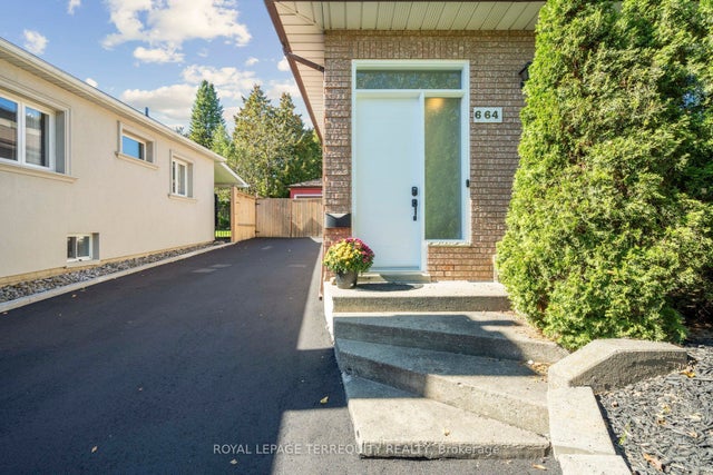 664 Scarlett Road, Toronto W09