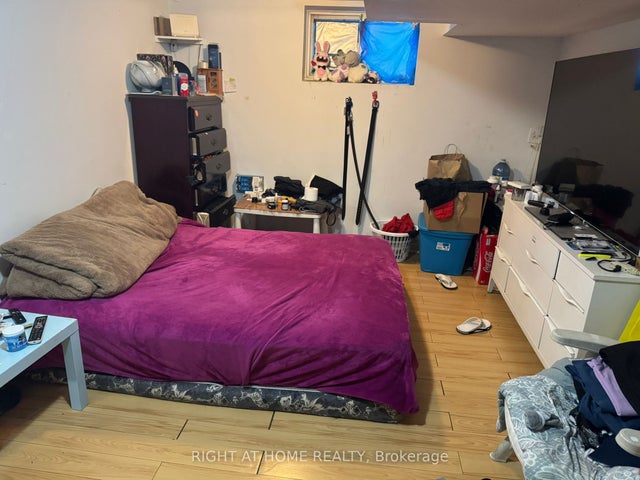 14 Tofield Crescent Lower/basement, Toronto W10