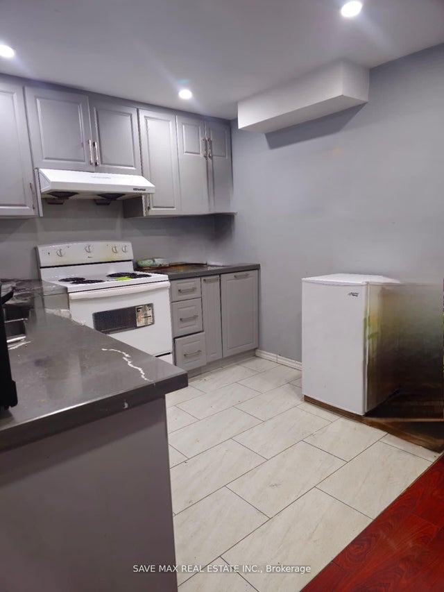 17 Tregate Crescent, Brampton