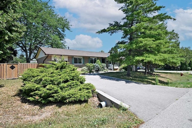 1223 Redbank Crescent, Oakville