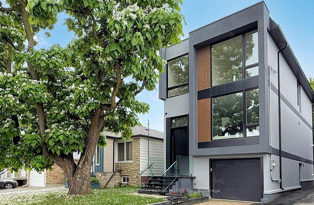 112 Newcastle Street, Toronto W06