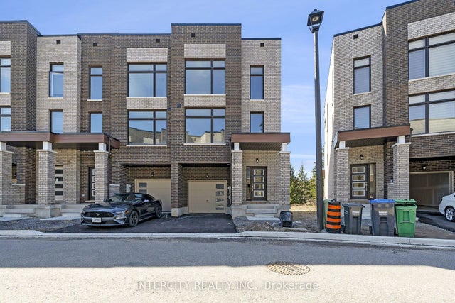 28 Queenpost Drive 30, Brampton