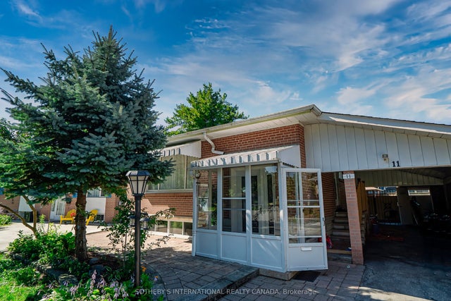 11 Buckhorn Place, Toronto W10