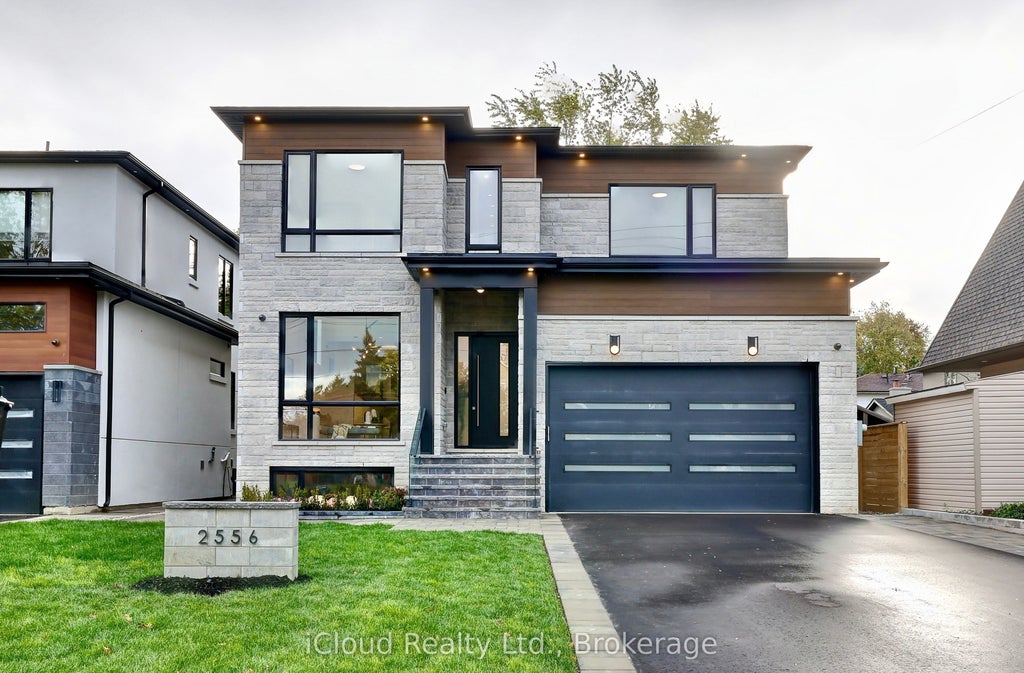 2556 Glengarry Road, Mississauga