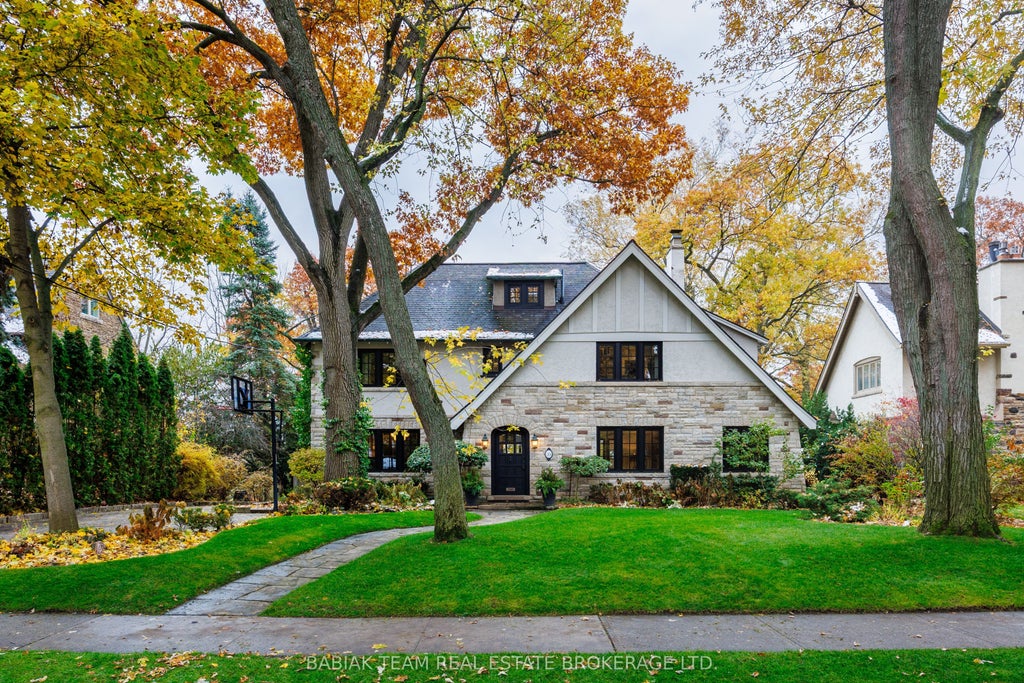 35 Baby Point Crescent, Toronto W02