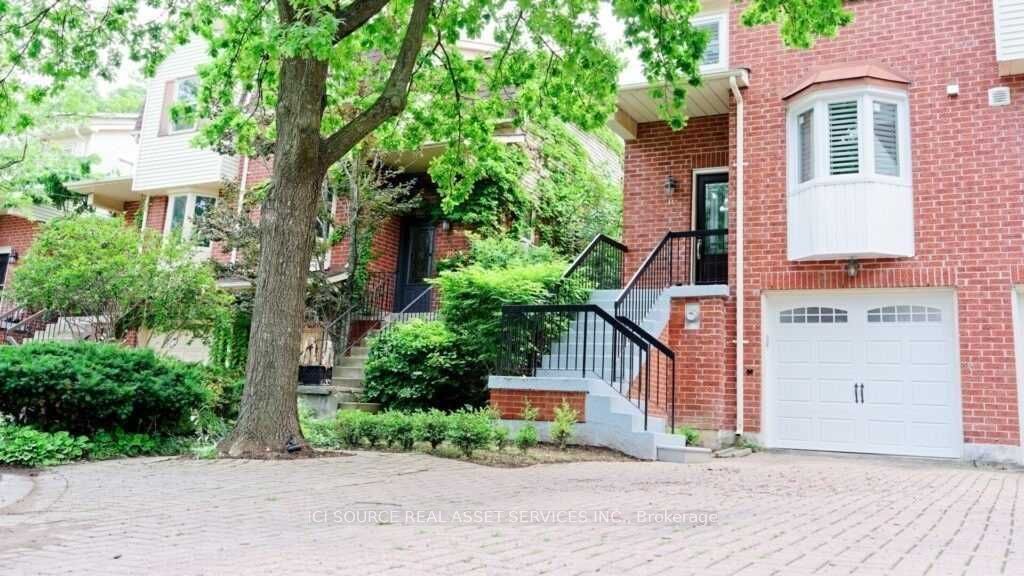 16 Normandy Place, Oakville