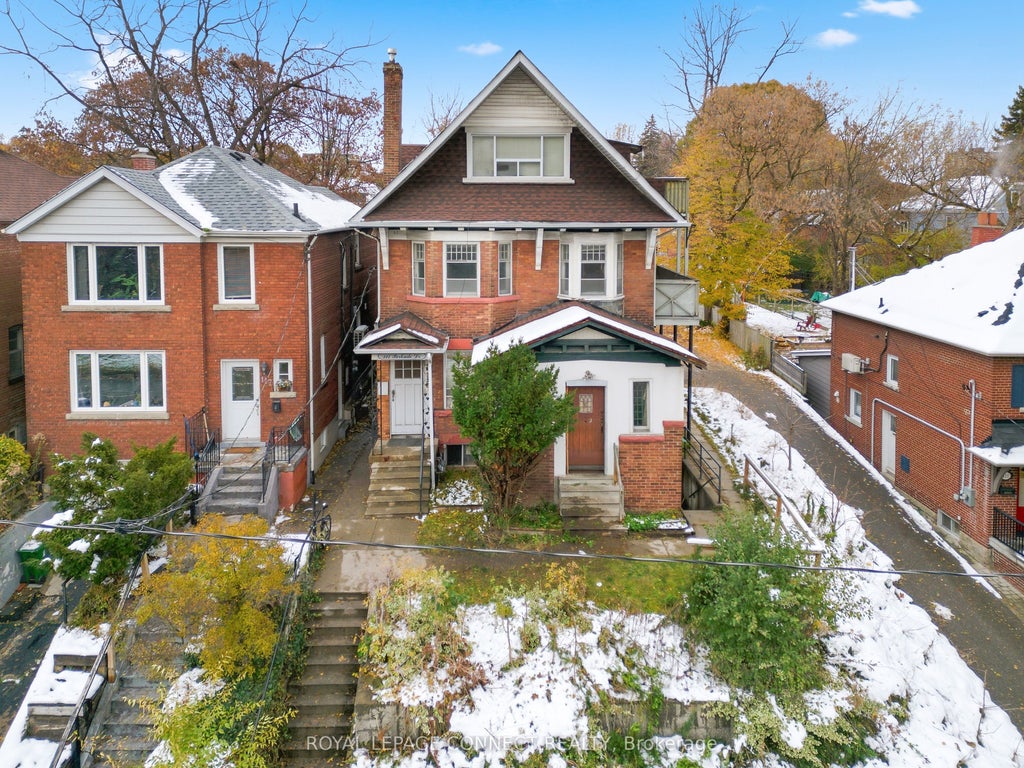 115 Parkside Drive, Toronto W01