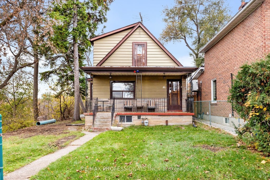 16 Cliff Street, Toronto W03