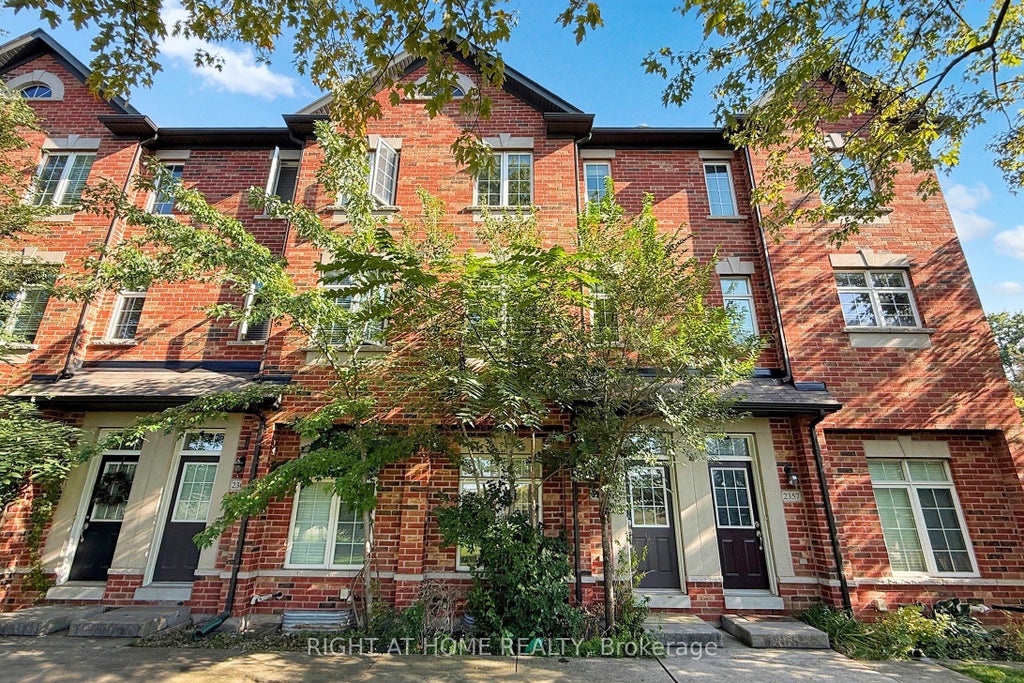 2359 Lepage Common, Burlington