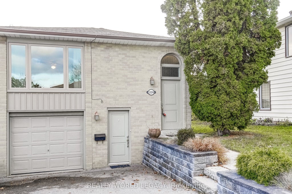1324 Consort Crescent, Burlington