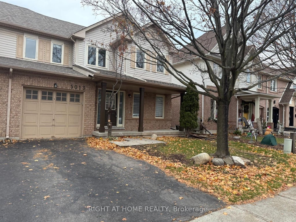 5013 Kempling Lane, Burlington