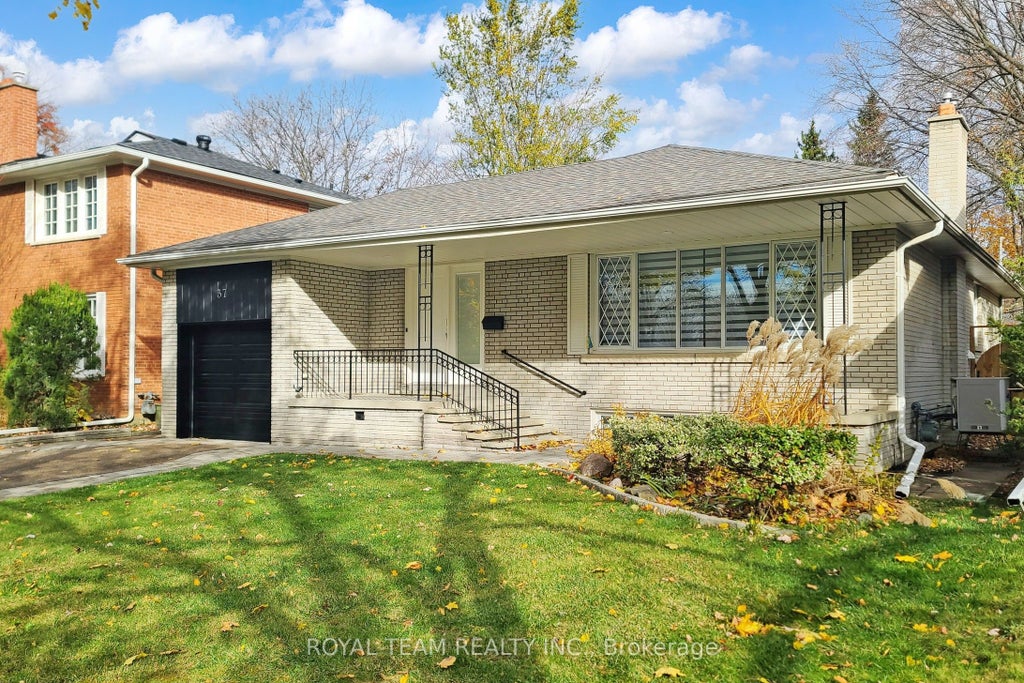 37 Markland Drive, Toronto W08