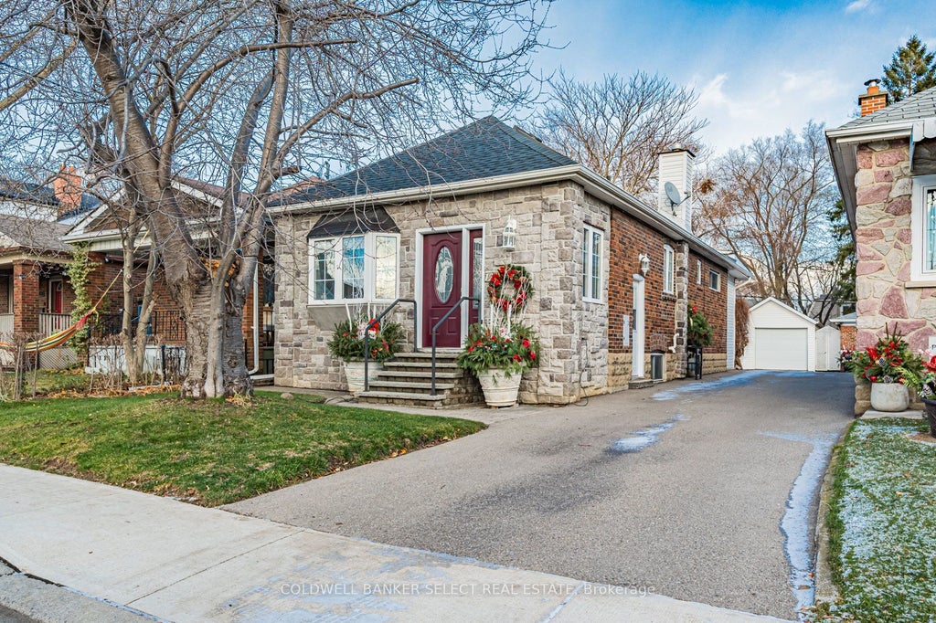 125 Fourth Street, Toronto W06