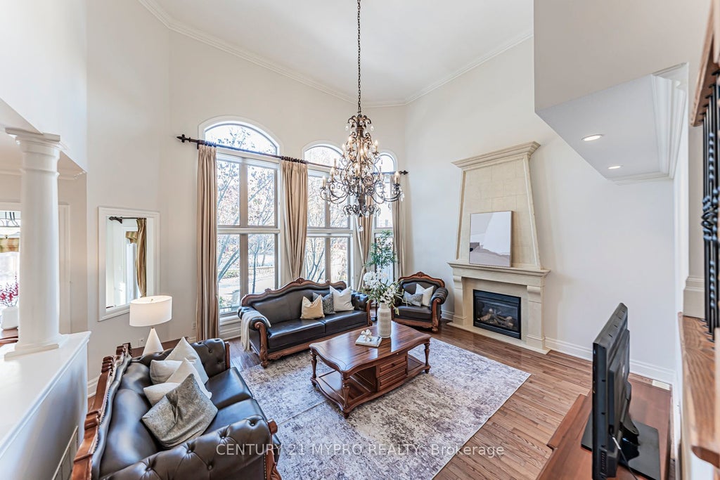 1033 Kestell Boulevard, Oakville