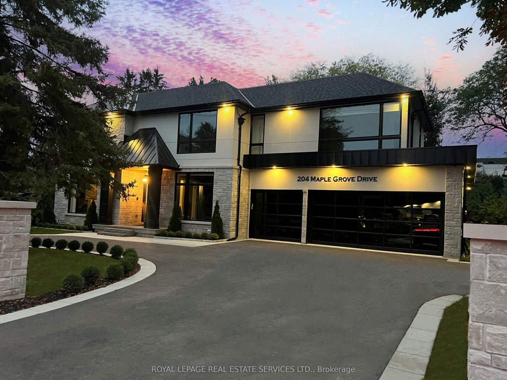 204 Maple Grove Drive, Oakville
