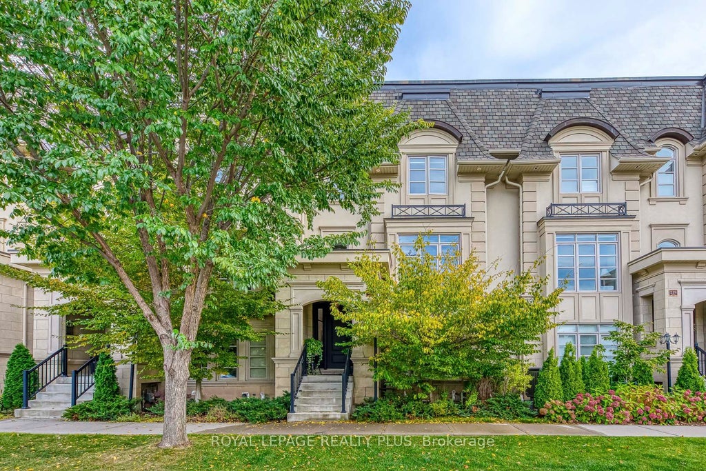 221 Hanover Street, Oakville