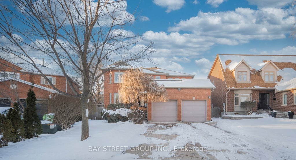 2167 Castlefield Crescent, Oakville