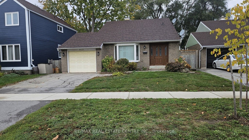 3413 Rockwood Drive, Burlington