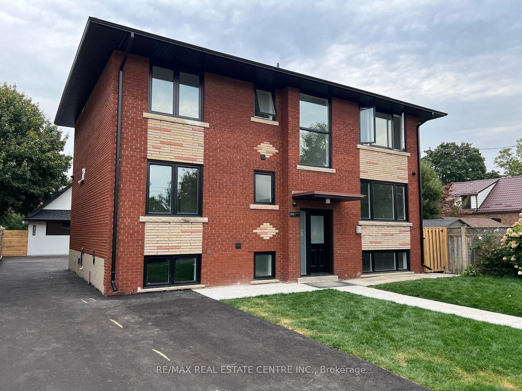 255 Gamma Street, Toronto W06