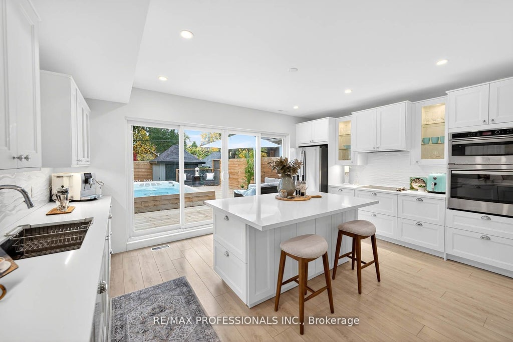 22 Ninth Street, Toronto W06