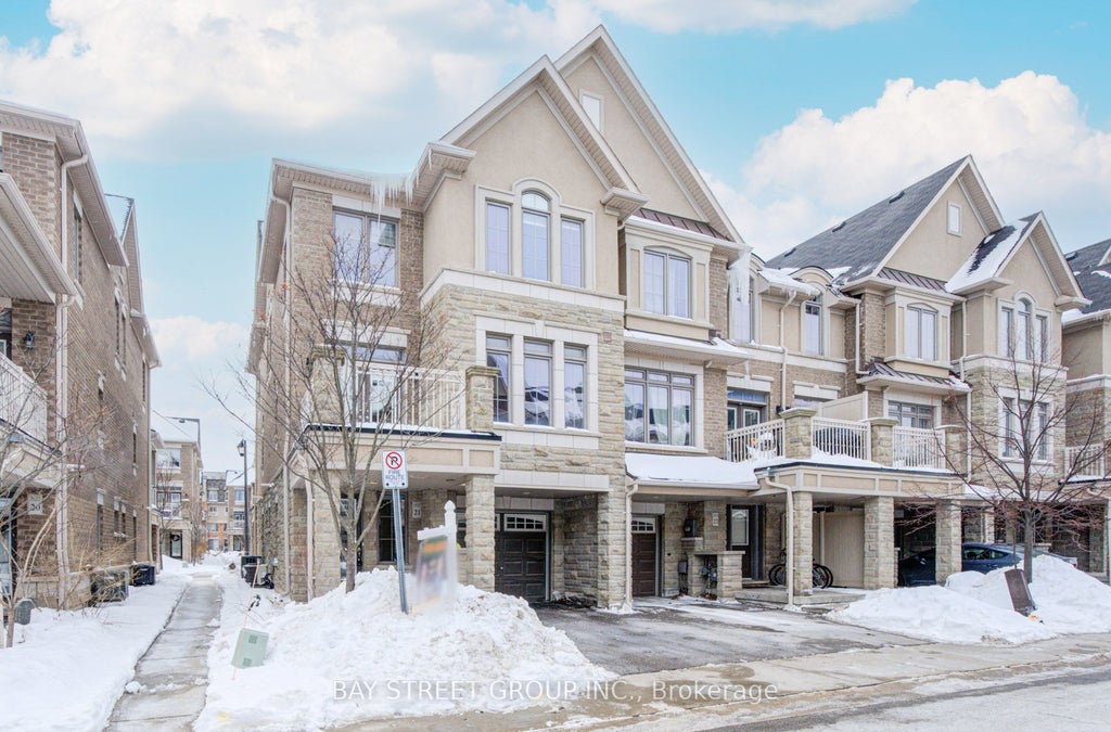 2435 Greenwich Drive 21, Oakville