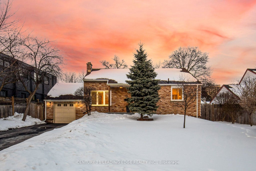 979 Kingsway Drive, Burlington