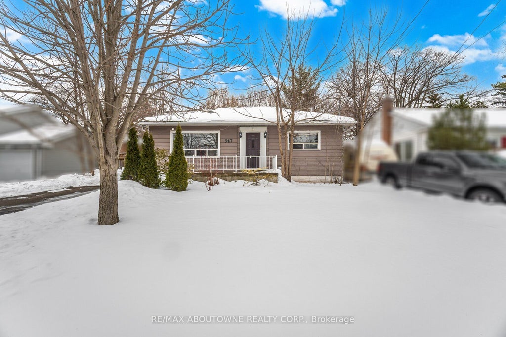 347 Queen Mary Drive, Oakville